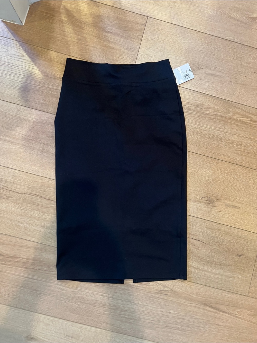Classic Black Pencil Skirt - Sleek Workwear